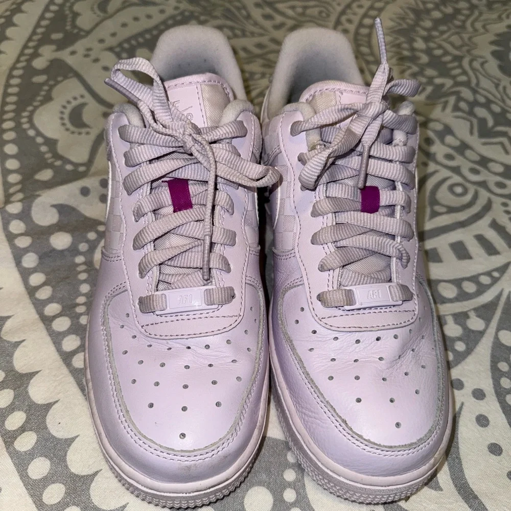 Nike Women’s Air Force 1 Low ‘Barely Grape’ - Picture 2 of 4